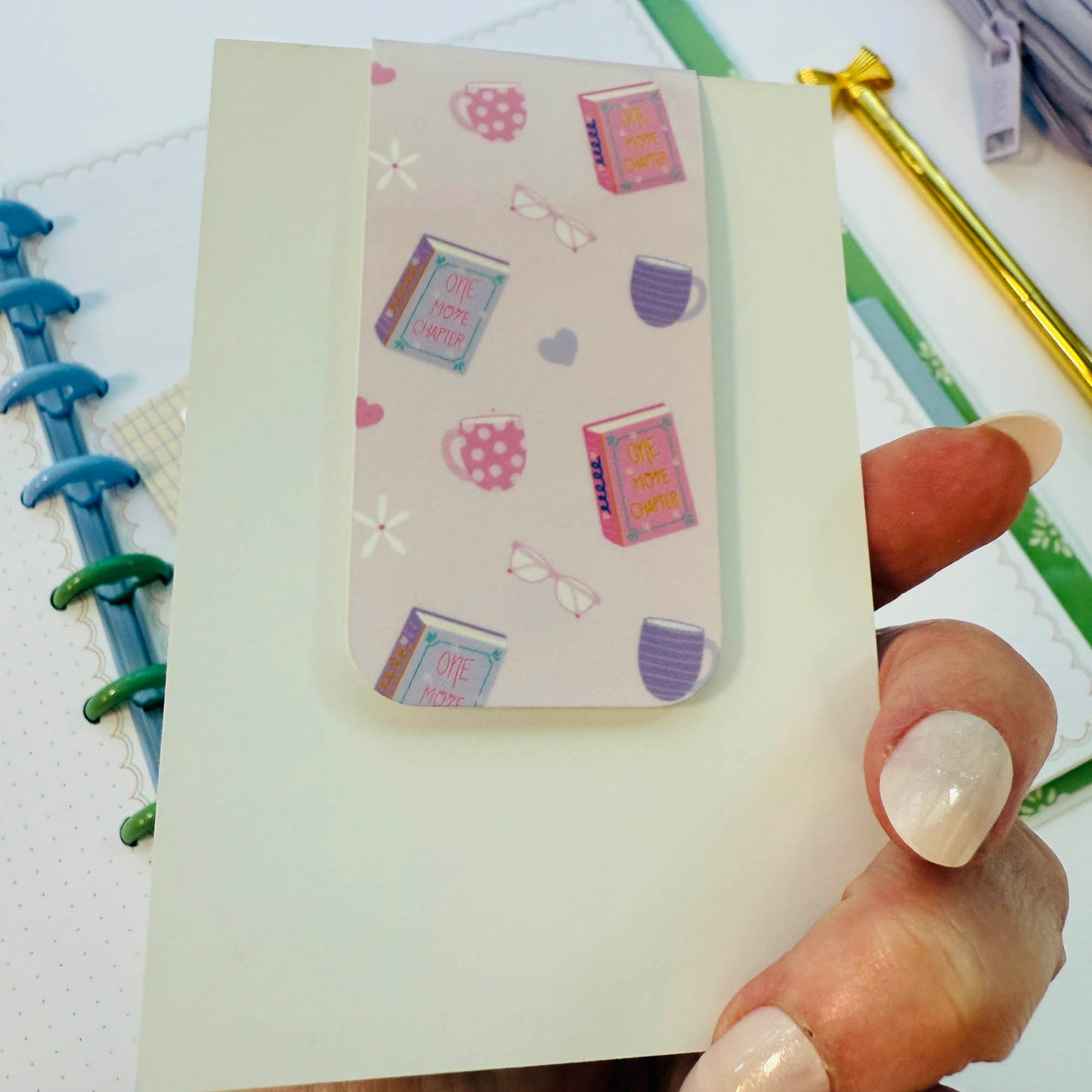 Magnetic Bookmark: Books and Mugs