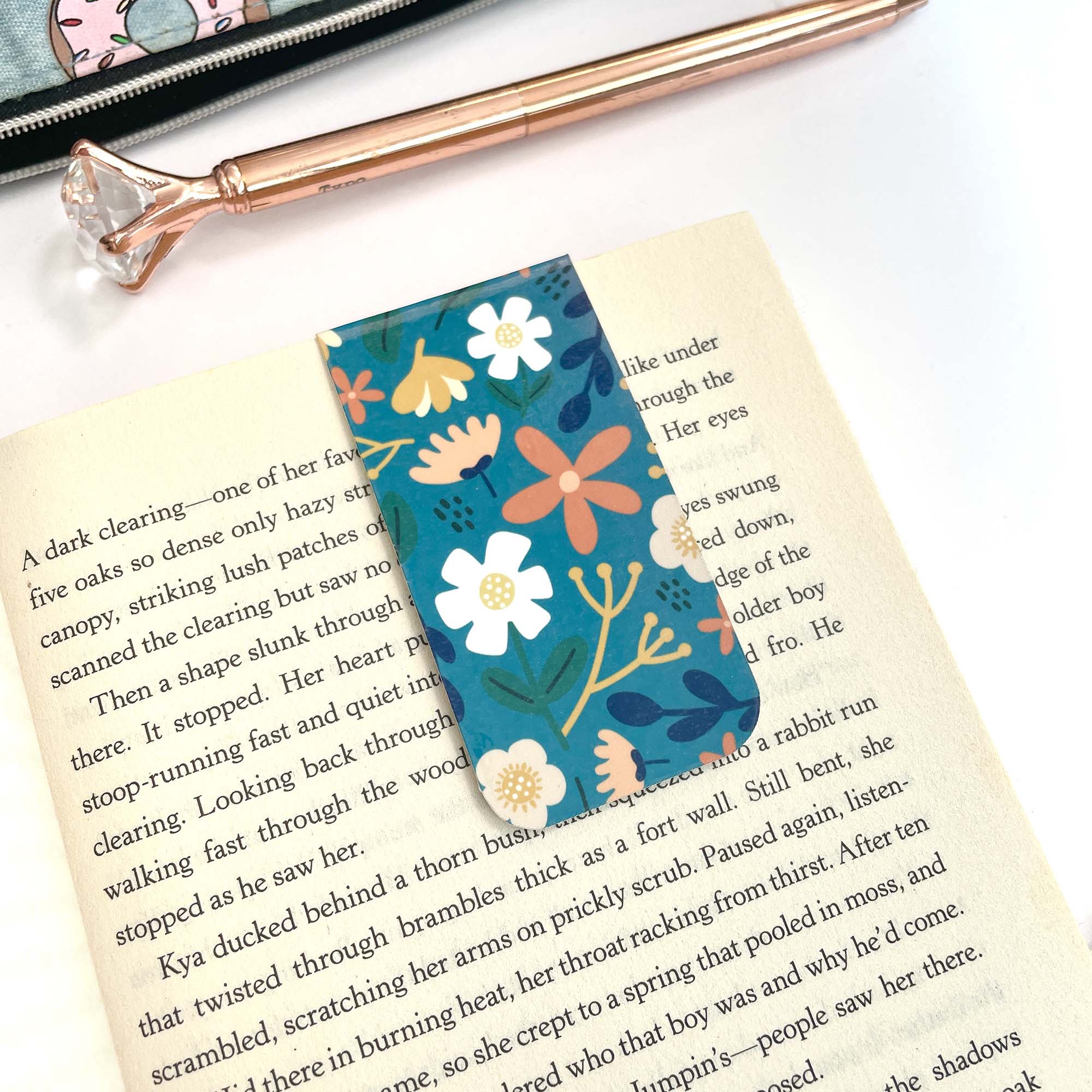 Magnetic Bookmark: Florals on Teal