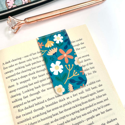 Magnetic Bookmark: Florals on Teal