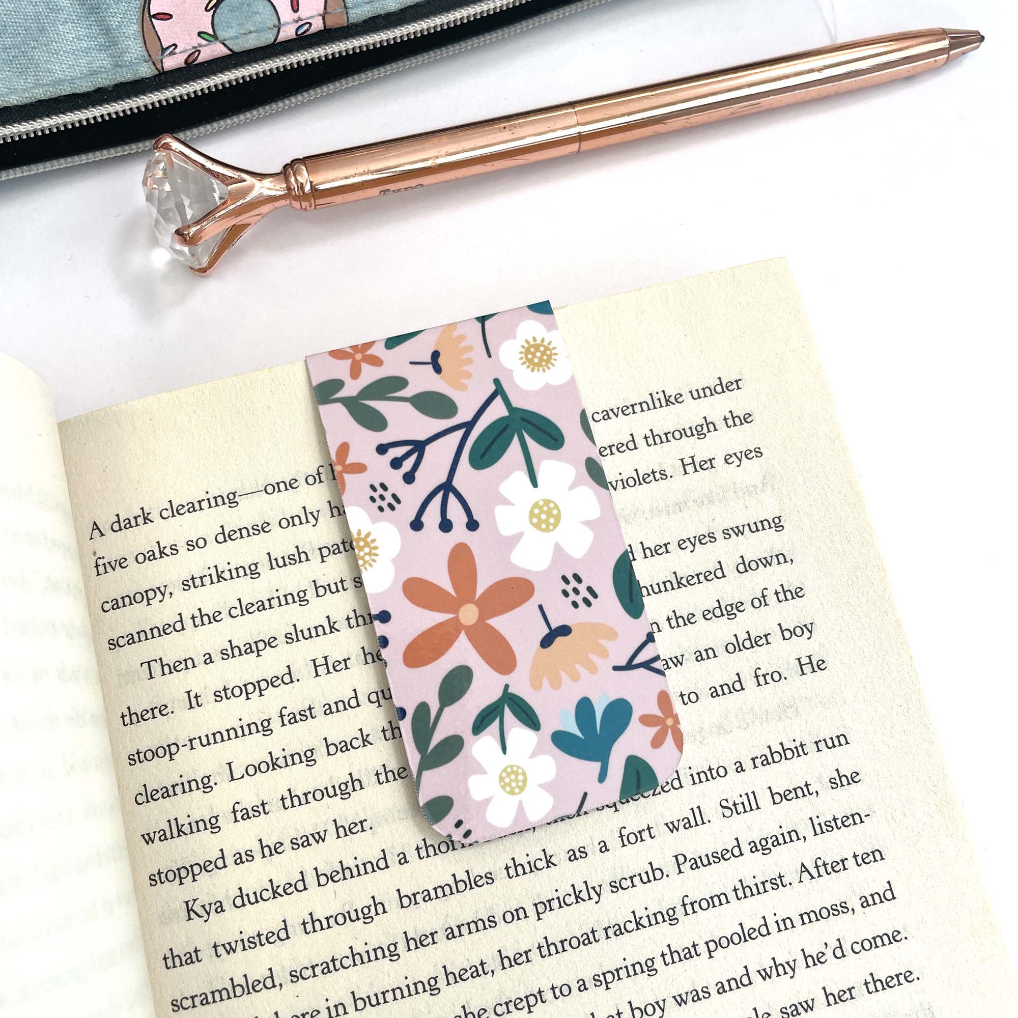 Magnetic Bookmark: Florals on Pink