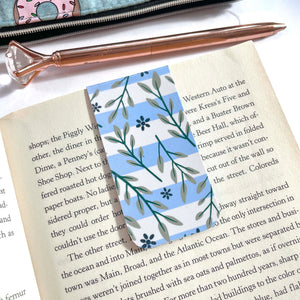 Magnetic Bookmark: Leaves on Blue Stripes