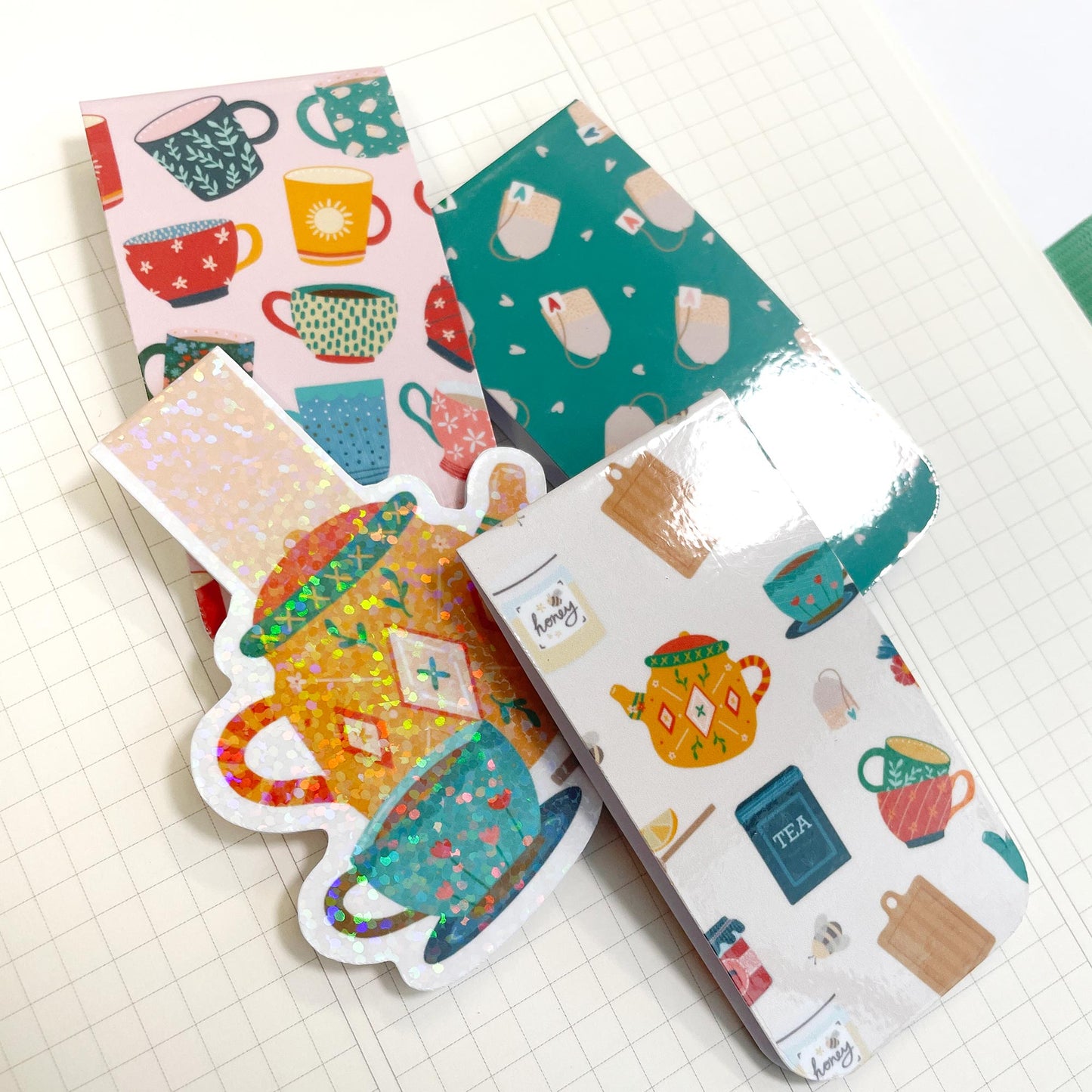 Magnetic Bookmark: Tea Cups on Pink